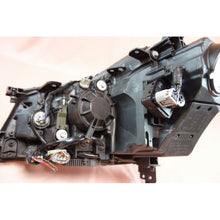 Load image into Gallery viewer, JDM NISSAN FUGA Y50 350GT (Infiniti M35 M45) HID Xenon Headlight GENUINE OEM