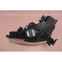 Load image into Gallery viewer, JDM NISSAN FUGA Y50 XV (Infiniti M35 M45) HID Xenon Headlight GENUINE OEM