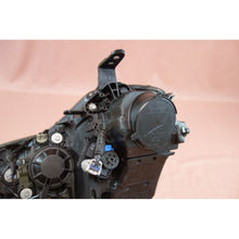 Load image into Gallery viewer, JDM NISSAN FUGA Y50 350GT (Infiniti M35 M45) HID Xenon Headlight GENUINE OEM