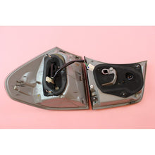 Load image into Gallery viewer, JDM TOYOTA HARRIER ACU3# MCU3# GSU3# (Lexus RX350) Taillight GENUINE OEM