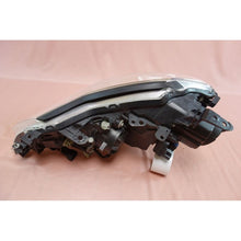 Load image into Gallery viewer, JDM NISSAN FUGA Y50 XV (Infiniti M35 M45) HID Xenon Headlight GENUINE OEM