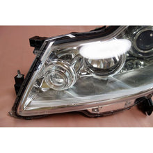 Load image into Gallery viewer, JDM NISSAN FUGA Y50 350GT (Infiniti M35 M45) HID Xenon Headlight GENUINE OEM