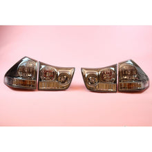 Load image into Gallery viewer, JDM TOYOTA HARRIER ACU3# MCU3# GSU3# (Lexus RX350) Taillight GENUINE OEM