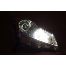 Load image into Gallery viewer, JDM NISSAN FUGA Y50 350GT (Infiniti M35 M45) HID Xenon Headlight GENUINE OEM