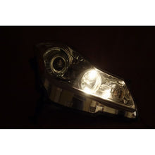 Load image into Gallery viewer, JDM NISSAN FUGA Y50 350GT (Infiniti M35 M45) HID Xenon Headlight GENUINE OEM