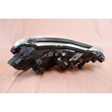 Load image into Gallery viewer, JDM NISSAN FUGA Y50 XV (Infiniti M35 M45) HID Xenon Headlight GENUINE OEM