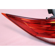 Load image into Gallery viewer, JDM TOYOTA ESTIMA ACR5# (PREVIA TARAGO) Taillight GENUINE OEM