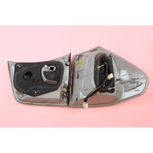 Load image into Gallery viewer, JDM TOYOTA HARRIER ACU3# MCU3# GSU3# (Lexus RX350) Taillight GENUINE OEM