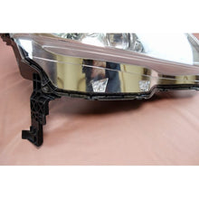 Load image into Gallery viewer, JDM NISSAN FUGA Y50 350GT (Infiniti M35 M45) HID Xenon Headlight GENUINE OEM