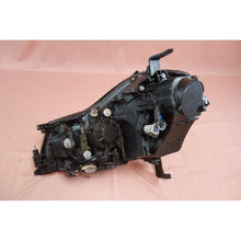 Load image into Gallery viewer, JDM NISSAN FUGA Y50 350GT (Infiniti M35 M45) HID Xenon Headlight GENUINE OEM