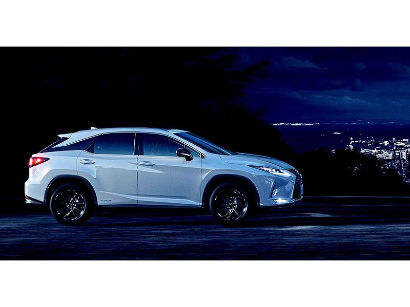 Special edition cars "Black Tourer" and "Elegant Tourer" are now available on the Lexus RX.
