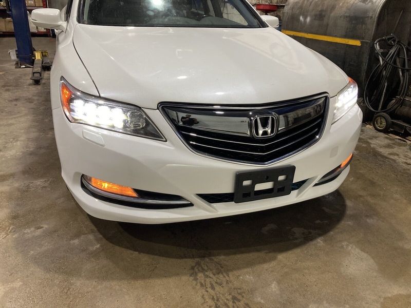 Replaced the front grille from Acura RLX to Honda Legend!!