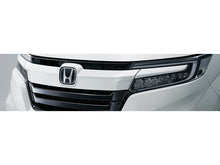 Load image into Gallery viewer, [NEW] JDM Honda STEP WGN RP Front Grille Molding Upper Molding Colored Type2 OEM
